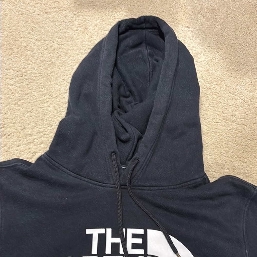 The North Face Black Sweater Classic Design - Picture 2 of 2